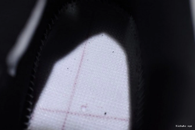 Laser CI1184-001 Air Jordan Black Retro 4 0710